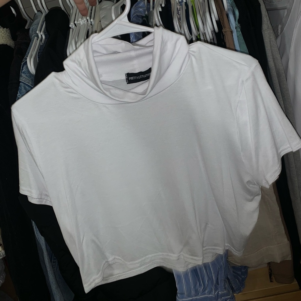 Prettylittlething cropped shirt